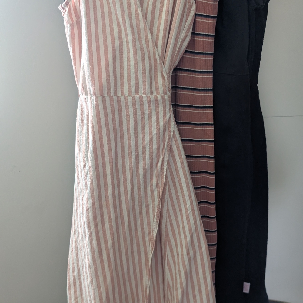 O'Neill Pink and White Sleeveless Sundress V-Neck Casual